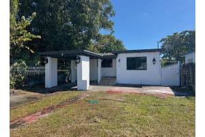 440 E 37th St, Hialeah