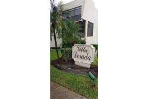 20200 W Country Club Dr 104, Aventura