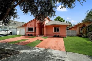 8790 Nw 142nd St, Miami Lakes
