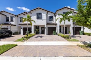 15953 Sw 2nd Pl, Pembroke Pines