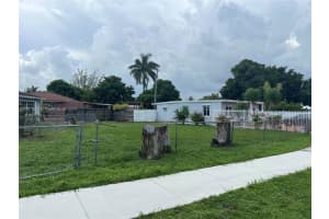 15600 NW 157th St Rd, Miami Gardens, FL 33054 - MLS#A11871524