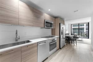 121 Ne 34th St L301, Miami