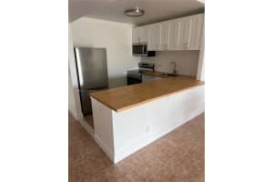 1455 N Treasure Dr 5b, North Bay Village