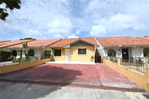 5870 W 20th Ln, Hialeah