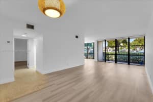 1000 Parkview Dr 129, Hallandale Beach, FL 33009 - MLS#A11871653