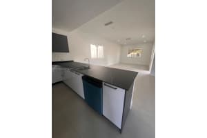 538 NW 17th Ave, Fort Lauderdale, FL 33311 - MLS#A11871655