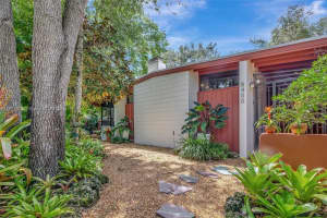 8400 SW 107th St, Miami, FL 33156 - MLS#A11871673