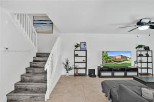 9112 SW 20th St, Davie, FL 33324 - MLS#A11871768