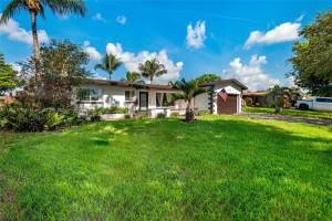 1770 NW 106th Ave, Pembroke Pines, FL 33026 - MLS#A11871778