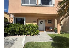 1054 Se 6th Ct, Dania Beach