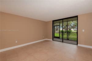 901 Colony Point Cir 102, Pembroke Pines
