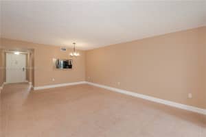 901 Colony Point Cir 102, Pembroke Pines, FL 33026 - MLS#A11871829