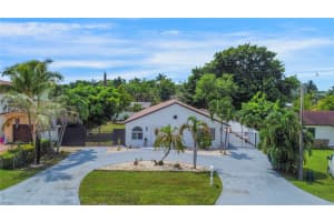 9930 SW 48th St, Miami, FL 33165 - MLS#A11871865