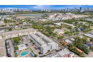 329 SE 3rd St 103R, Hallandale Beach, FL 33009 - MLS#A11871891