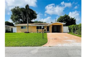 8520 NW 15th St, Pembroke Pines, FL 33024 - MLS#A11871901