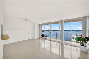 7601 E Treasure Dr 2222, North Bay Village