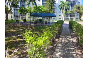 900 NE 12th Ave 705, Hallandale Beach, FL 33009 - MLS#A11871977