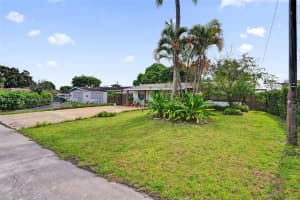 2021 N 56th Way, Hollywood, FL 33021 - MLS#A11872006