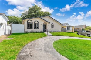 13621 SW 287th Ln, Homestead, FL 33033 - MLS#A11872025