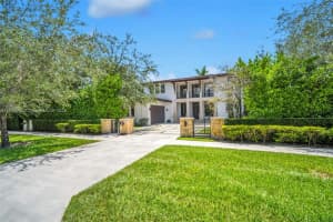 6120 SW 80th St, South Miami, FL 33143 - MLS#A11872060