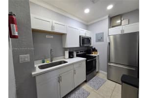 208 SW 15th Pl 2, Homestead, FL 33030 - MLS#A11872066