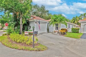 1361 Seagrape Cir, Weston, FL 33326 - MLS#A11872071