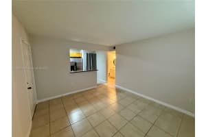 350 W Palm Cir W 102, Pembroke Pines, FL 33025 - MLS#A11872140