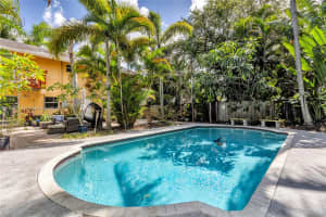 307 SW 11th Ct, Fort Lauderdale, FL 33315 - MLS#A11872144