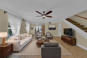 307 SW 11th Ct, Fort Lauderdale, FL 33315 - MLS#A11872144