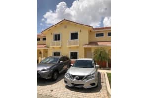 7428 Nw 178 St 7428, Miami Lakes