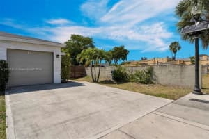 935 NW 2nd Ave, Fort Lauderdale, FL 33311 - MLS#A11872191