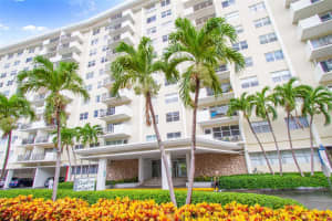 401 Golden Isles Dr 702, Hallandale Beach, FL 33009 - MLS#A11872200