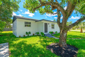 4390 NW 171st St, Miami Gardens, FL 33055 - MLS#A11872201