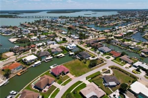 903 Juniper Ct, Marco Island, FL 34145 - MLS#A11872209