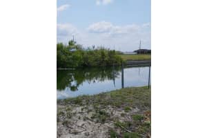 1725 NE 5 th pl, Cape Coral, FL 33909 Sold 10/31/25