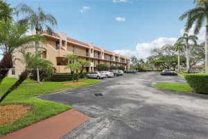 5732 Coral Lake Dr 308, Margate
