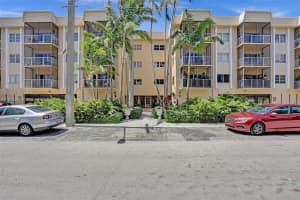 2640 NE 135th St 210, North Miami, FL 33181 - MLS#A11872308