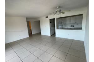17600 Nw 68th Ave B3010, Hialeah