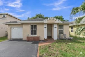 5904 Woodland Point Pl, Tamarac, FL 33319 - MLS#A11872350
