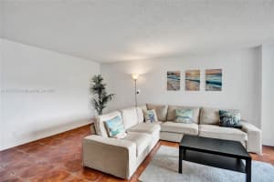 1000 Parkview Dr 412, Hallandale Beach, FL 33009 - MLS#A11872353