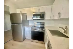 151 Sw 135th Ter 104t, Pembroke Pines