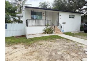 707 SW 8th Ave, Hallandale Beach, FL 33009 - MLS#A11872377