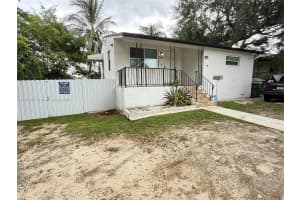 707 SW 8th Ave, Hallandale Beach, FL 33009 - MLS#A11872377