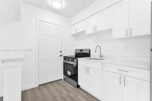 13210 Memorial Hwy 207, North Miami, FL 33161 - MLS#A11872381