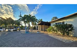 1621 NE 63rd Ct, Fort Lauderdale, FL 33334 - MLS#A11872398