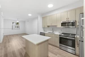10170 SW 7th St 40-208, Pembroke Pines, FL 33025 - MLS#A11872412