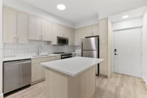10170 SW 7th St 40-208, Pembroke Pines, FL 33025 - MLS#A11872412