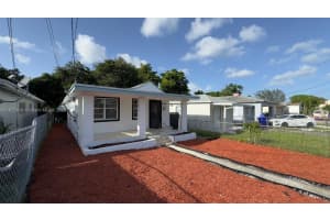 1669 Nw 70th St, Miami