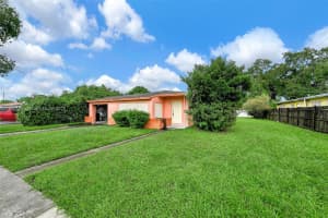1351 SW 74th Ave, Miami, FL 33144 - MLS#A11872423