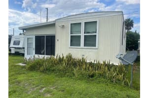 14725 NW 1 RV#4, Okeechobee, FL 34972 - MLS#A11872428
